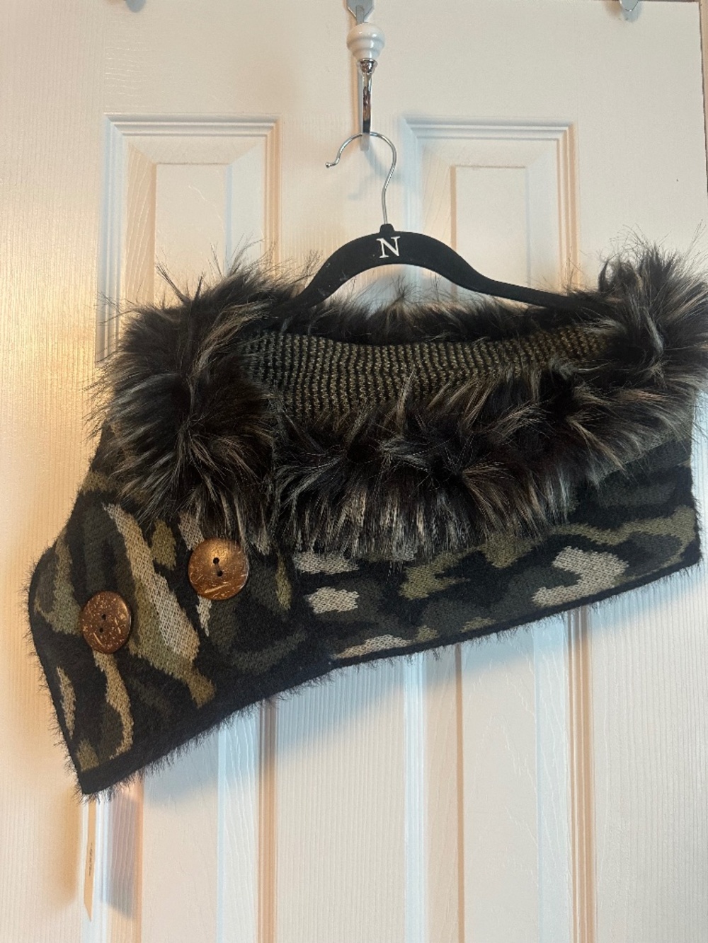 Women's Scarf/Wrap Accessory - One Size - Fur lined - Brand New